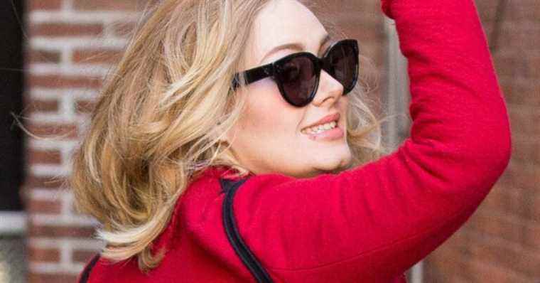 Adele: That gift from another star, a little disgusting, that she displays at home …