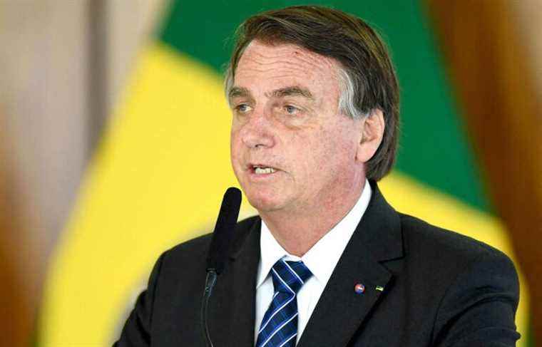 Americas: Jair Bolsonaro accused of letting COVID-19 kill Brazilians