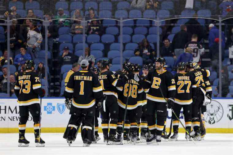 Bruins win 4-1 in Buffalo