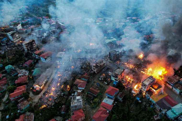 Burma |  The military in power accuse the opposition of having burned a village