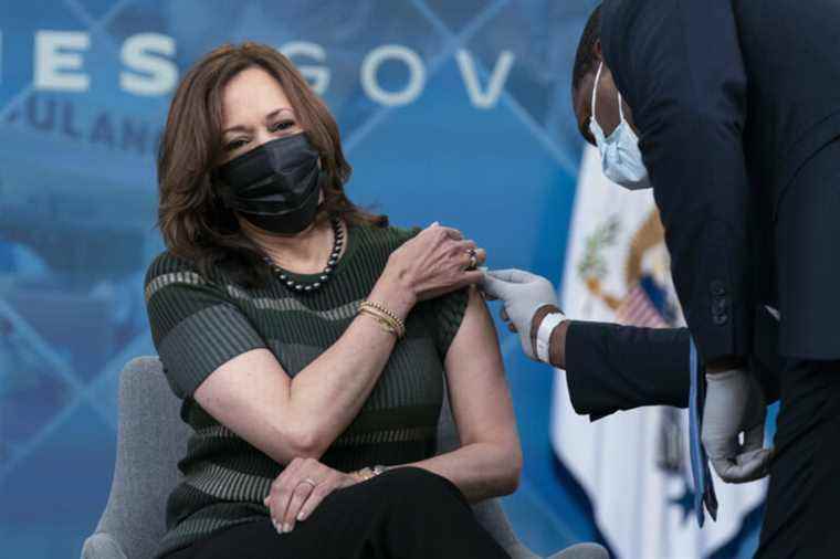 COVID-19 |  Kamala Harris received her third dose of vaccine