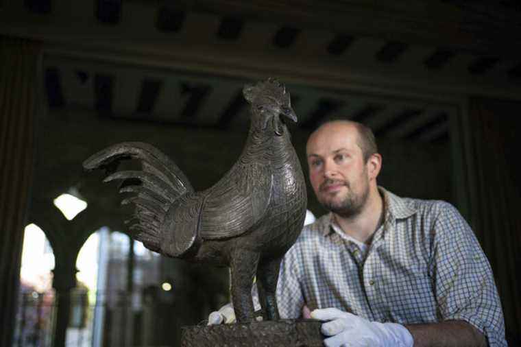 Cambridge University gives Nigeria a statue looted in 1897