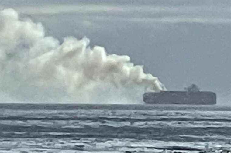 Canadian Pacific Coast |  Toxic gas escapes from a burning container ship