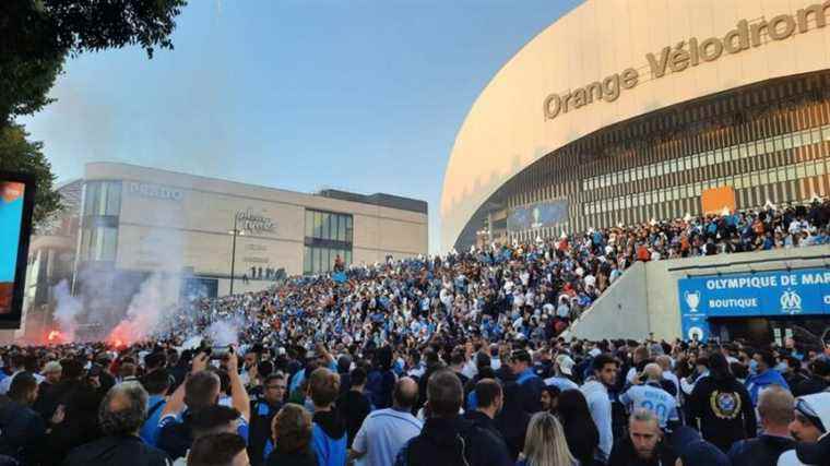 Excited atmosphere at the Vélodrome for the OM-PSG clasico