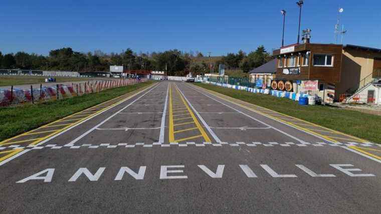 Grand prix karting on the Lebret circuit in Anneville