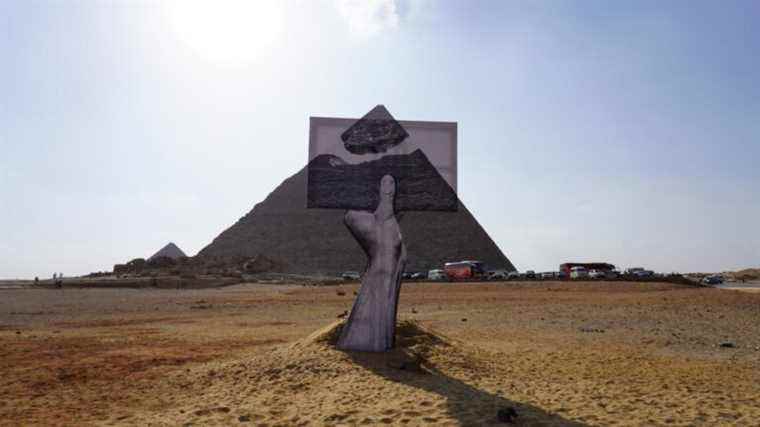 In Egypt, the artist JR levitates a pyramid of Giza