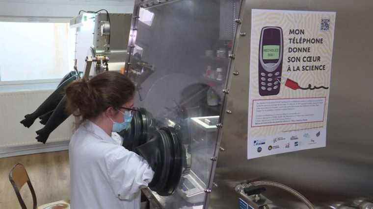 In Lorraine, researchers are proposing to bequeath your phone to science to better recycle it