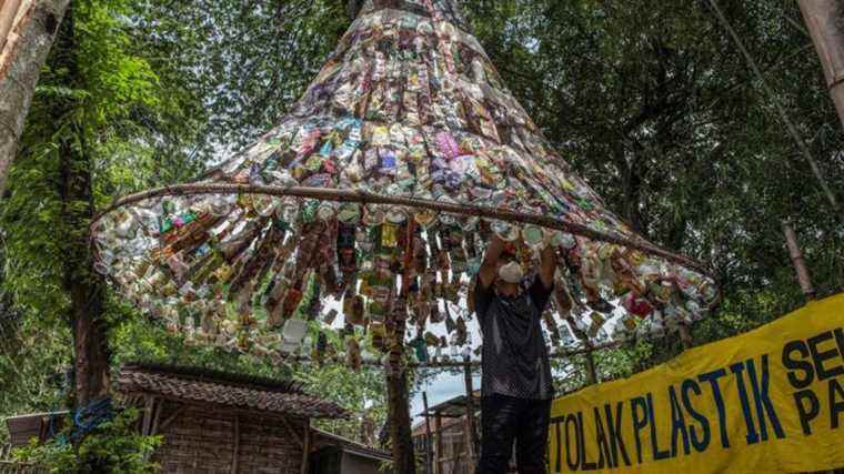 Indonesian activist builds museum with plastic waste collected from beaches