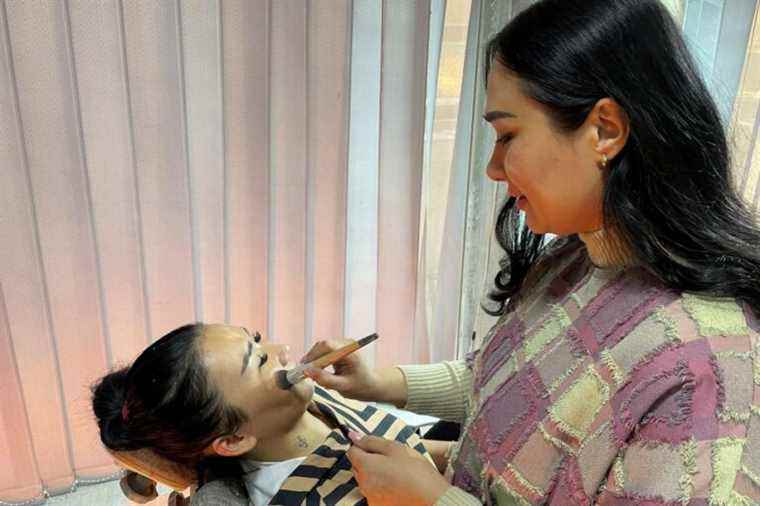 Kabul |  A beauty salon last oasis of freedom for women