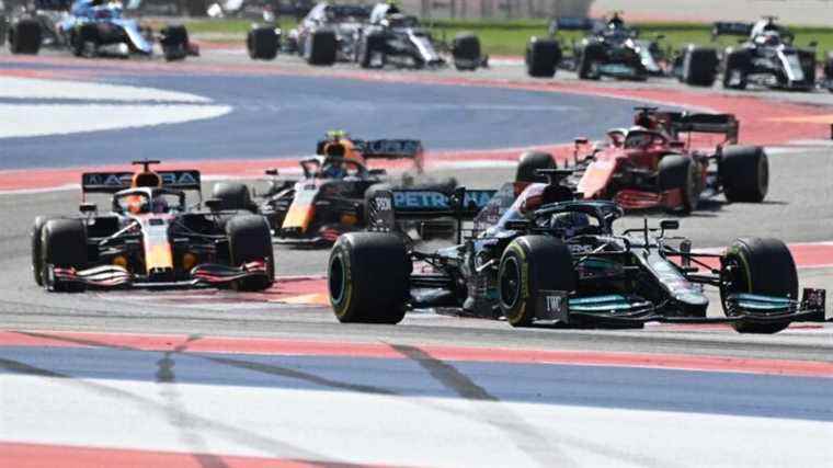 Lewis Hamilton takes back the controls ahead of Max Verstappen, follow the United States Grand Prix