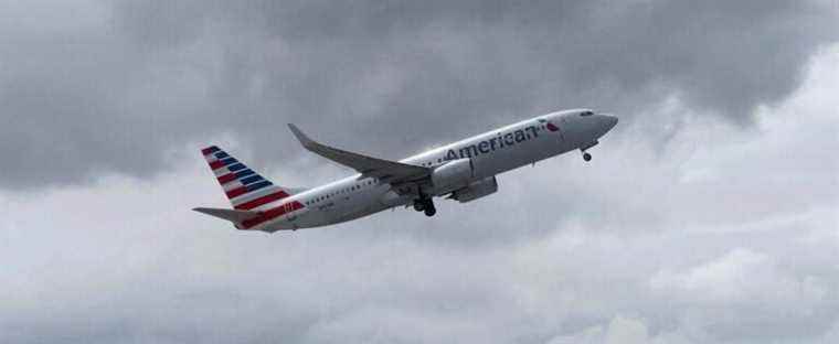 More than a thousand flights canceled by American Airlines for lack of staff