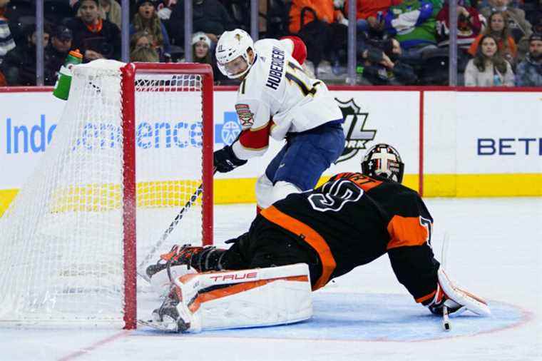 Panthers defeat Flyers 4-2