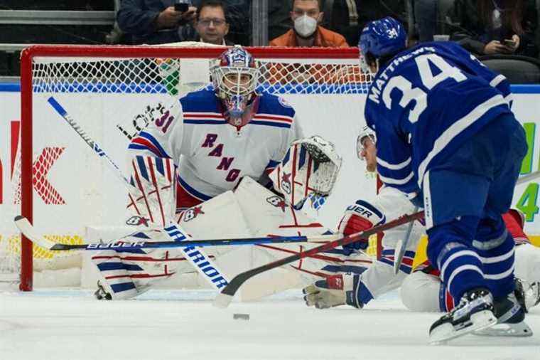 Rangers defeat Maple Leafs