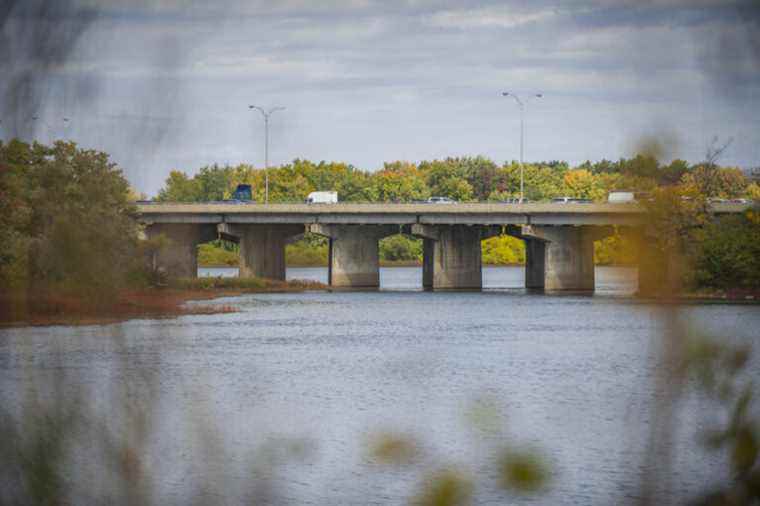 Replacement of the Gédéon-Ouimet bridge |  A new apron twice as wide