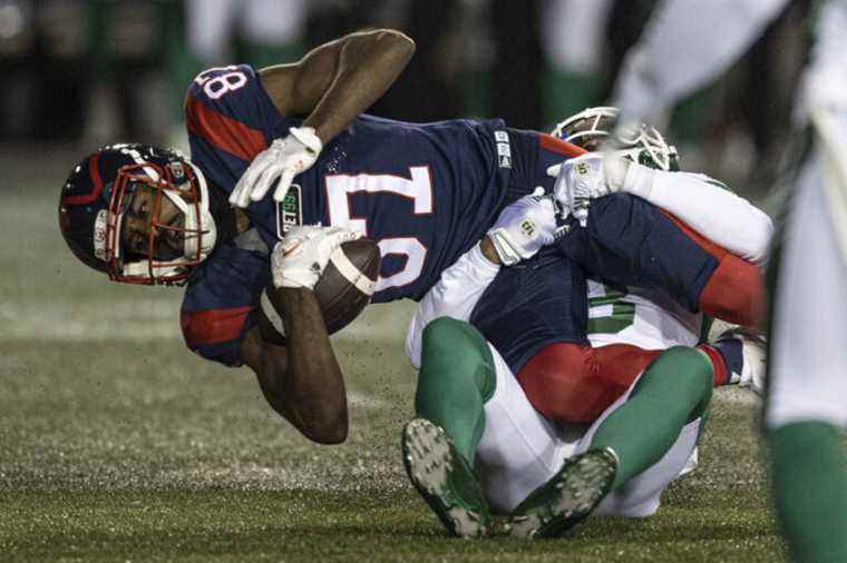 Roughriders 19-Alouettes 14 |  From first to third row