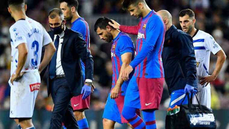 Sergio Agüero transferred to hospital for “chest pain”