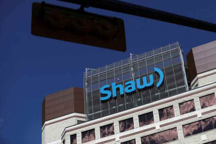 Shaw share could back off if Rogers deal fails, analyst says