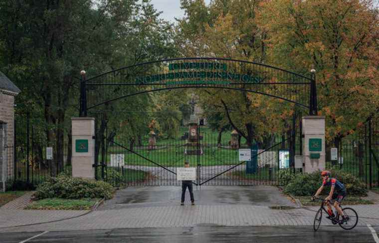 The Notre-Dame-des-Neiges cemetery will reopen on Sunday