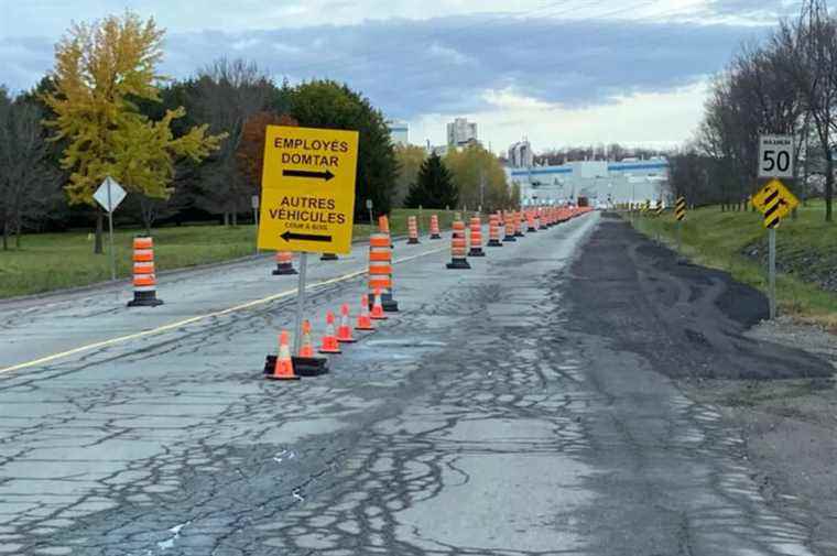 Work accident in Estrie |  Two people stranded after falling from scaffolding at Domtar plant