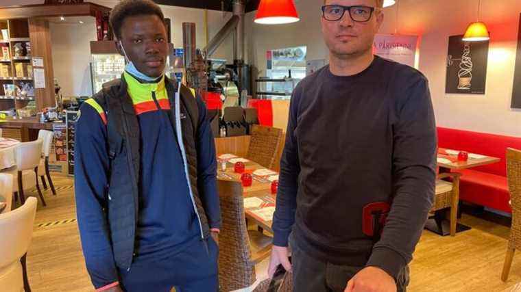 a restaurateur fights to keep his Malian apprentice in Cormontreuil