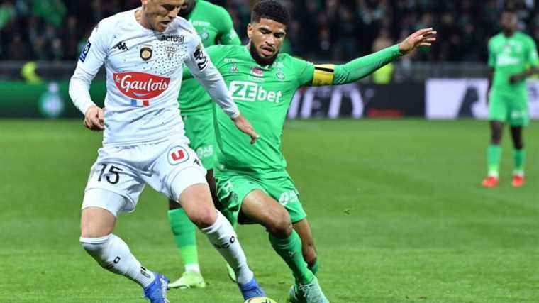 after incidents before kick-off, Saint-Etienne and Angers neutralize each other at Geoffroy-Guichard