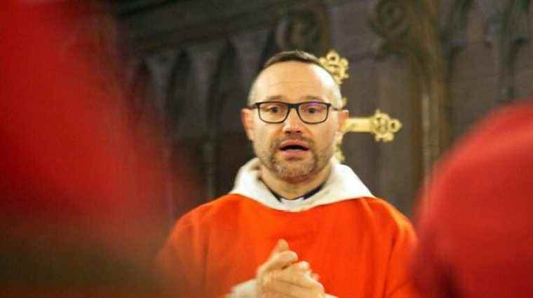 in Saulieu, this priest resigns because of the overload of work and celibacy