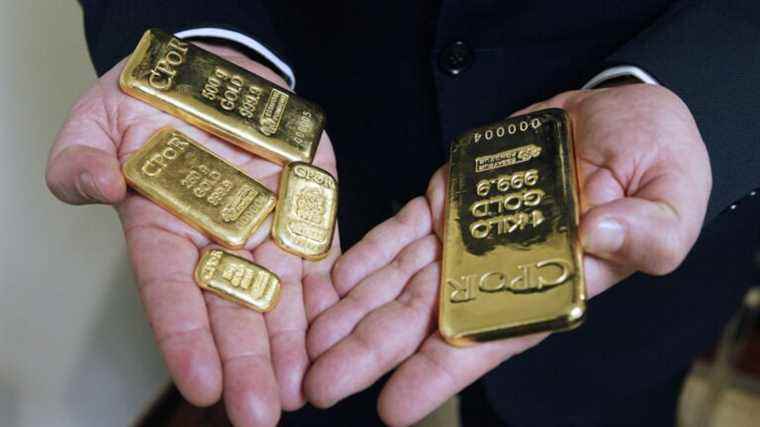 international uncertainties boost gold prices