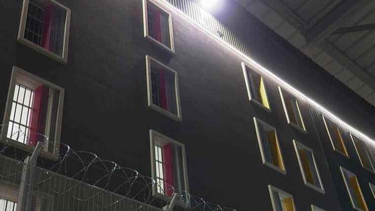 350 prisoners transferred in the middle of the night