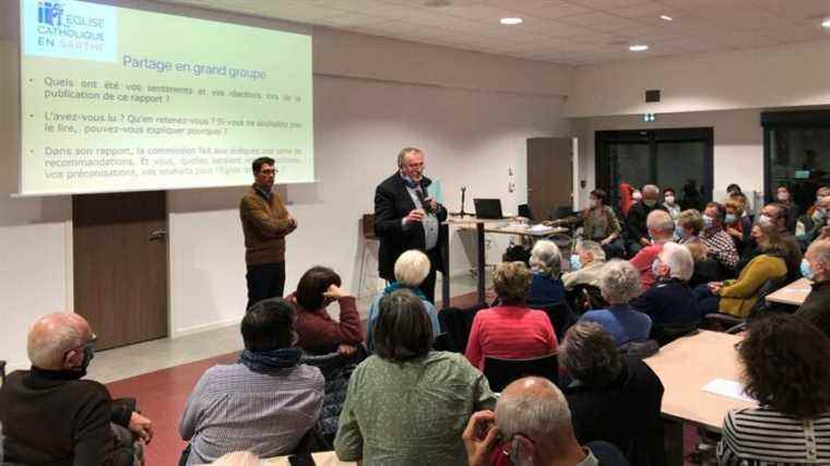 A full house for the public meeting on sexual abuse in the Church in the diocese of Le Mans