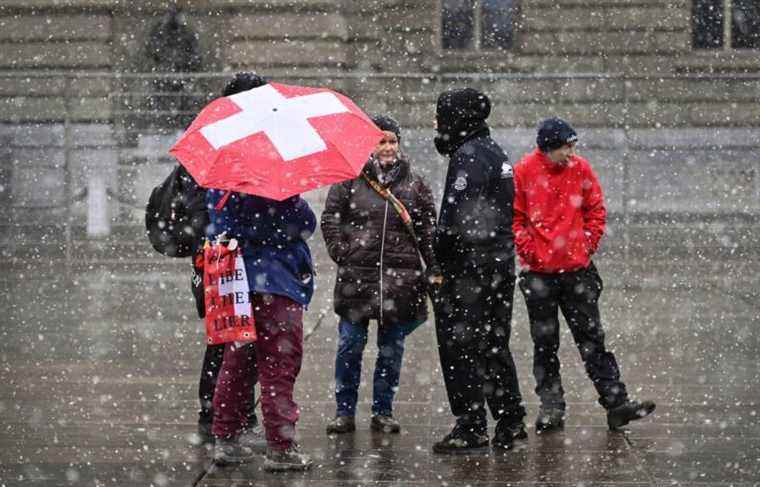 A large majority of Swiss vote in favor of the health passport