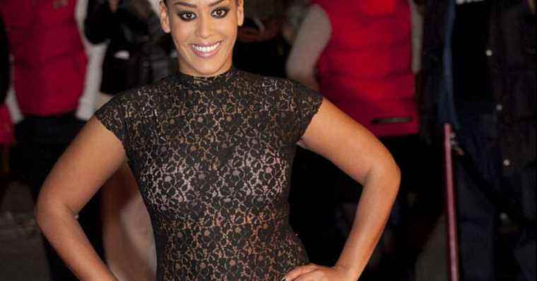 Amel Bent at the NRJ Music Awards: all transparent dress, leopard … her unforgettable looks