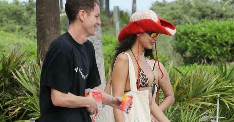 Bella Hadid: Sexy and smiling at the beach with her sweetheart, she dried her tears