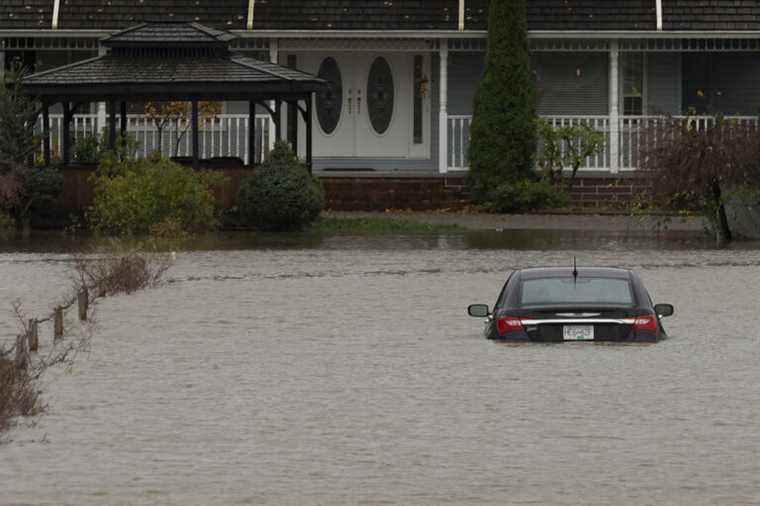 British Columbia |  Floods force further evacuations