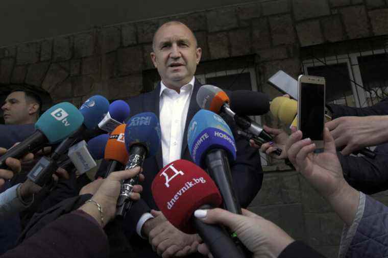 Bulgaria |  Outgoing president re-elected to continue change