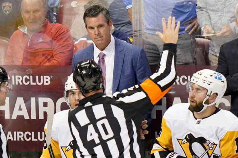 COVID-19 Protocol |  Penguins head coach Mike Sullivan on the sidelines