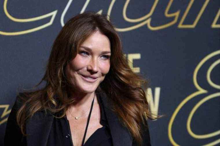 Carla Bruni looks back on the “scandal” that launched her modeling career by posting a shock photo