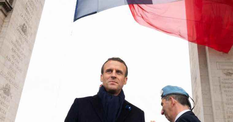 Change of the French flag: does Emmanuel Macron have the right to modify this symbol?