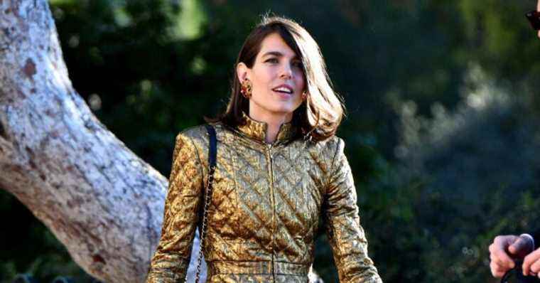 Charlotte Casiraghi: flamboyant return to Monaco, all dressed in gold