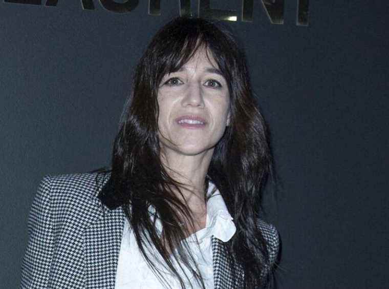 Charlotte Gainsbourg cracks on Michel Drucker’s set