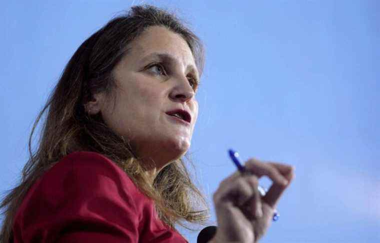 Chrystia Freeland insists on greater French presence at the head of Air Canada