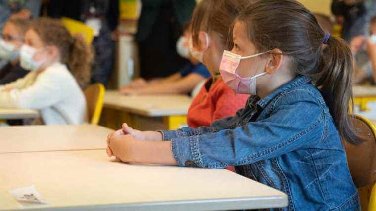 the mask is making a comeback indoors in primary schools