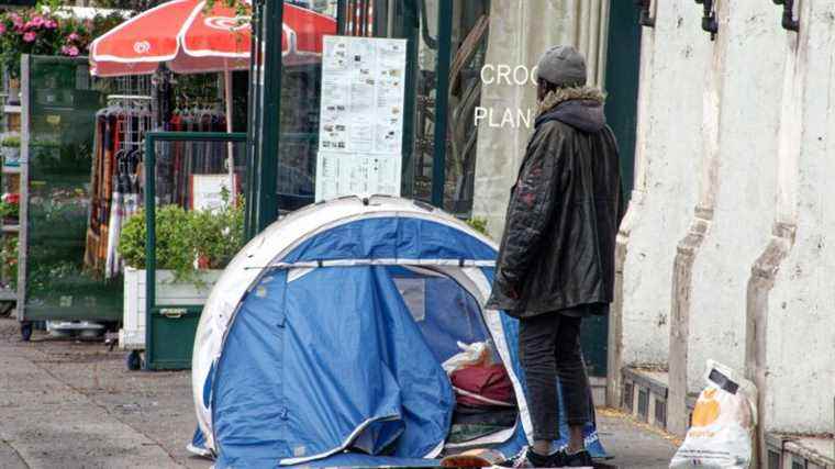 Despite the health crisis, the monetary poverty rate in France would have remained stable in 2020, according to a provisional estimate by INSEE