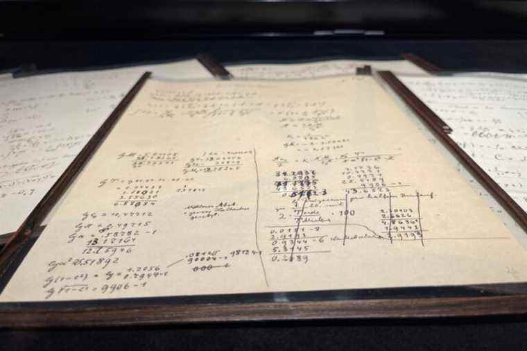 Einstein manuscript breaks auction records