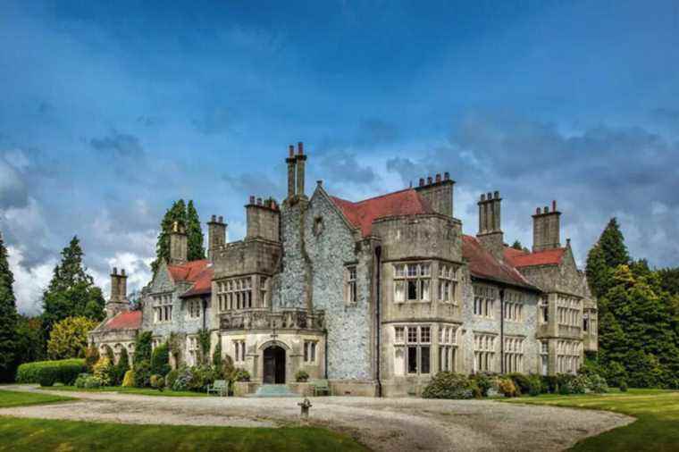 Exotic Pearl of the Week |  Castle life in Scotland