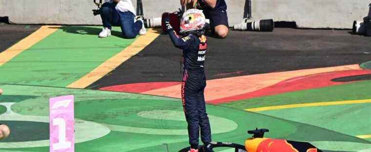 F1: Max Verstappen wins in Mexico ahead of Lewis Hamilton