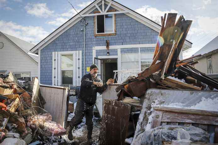 Floods in British Columbia |  After the flood, the threat of a winter storm