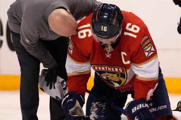 Florida Panthers |  Knee injury, Aleksander Barkov evaluated from week to week