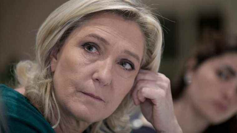 For Marine Le Pen, the month of January will be the month of quits or doubles