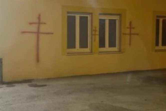 France |  A mosque and two Turkish centers tagged with Lorraine crosses