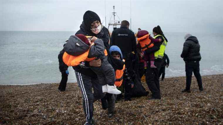 “France and the United Kingdom are passing the buck, each one tries not to take its responsibilities”, estimates a researcher